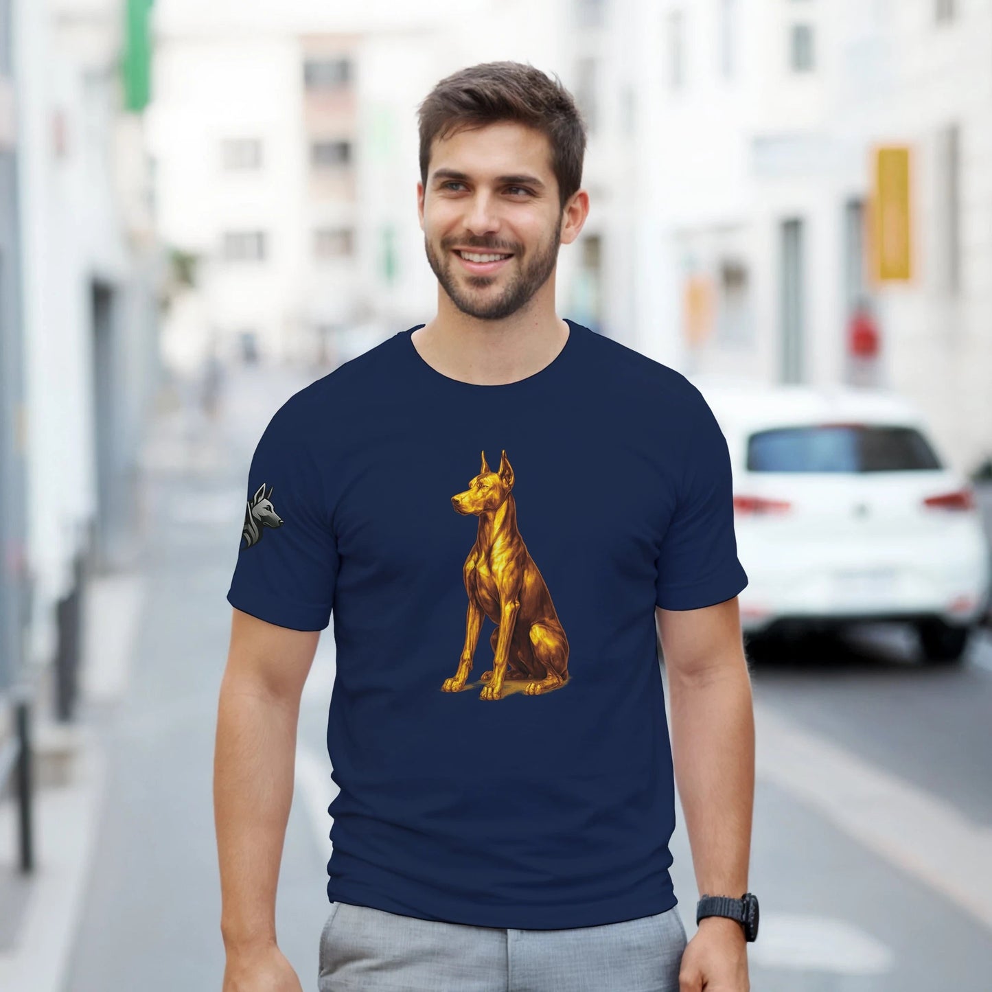 T-shirt adulte unisexe épais ras du cou bleu Dobermann doré assis