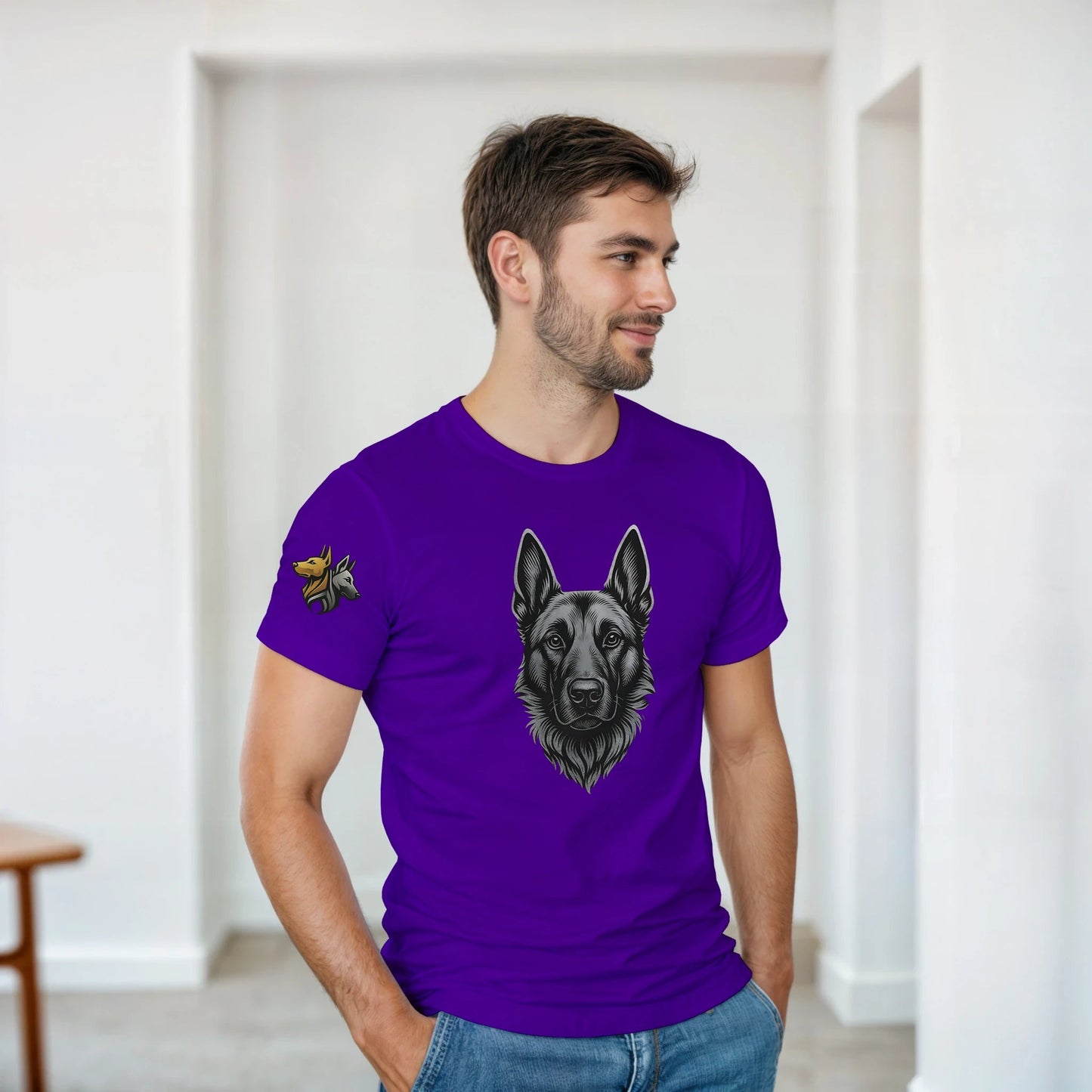 T-shirt adulte unisexe épais ras du cou violet tête Malinois argentée