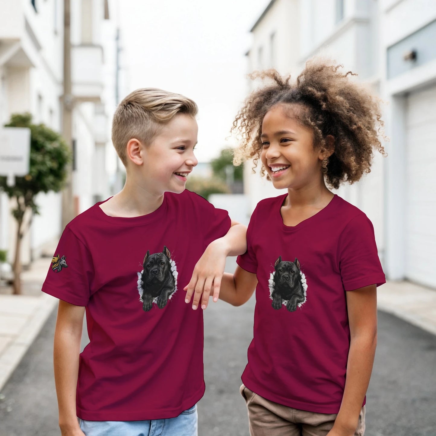T-shirt enfant bordeaux Cane Corso trou mur