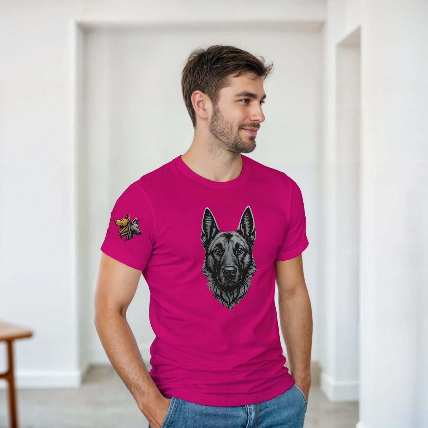 T-shirt adulte unisexe épais ras du cou fuchsia tête Malinois argentée