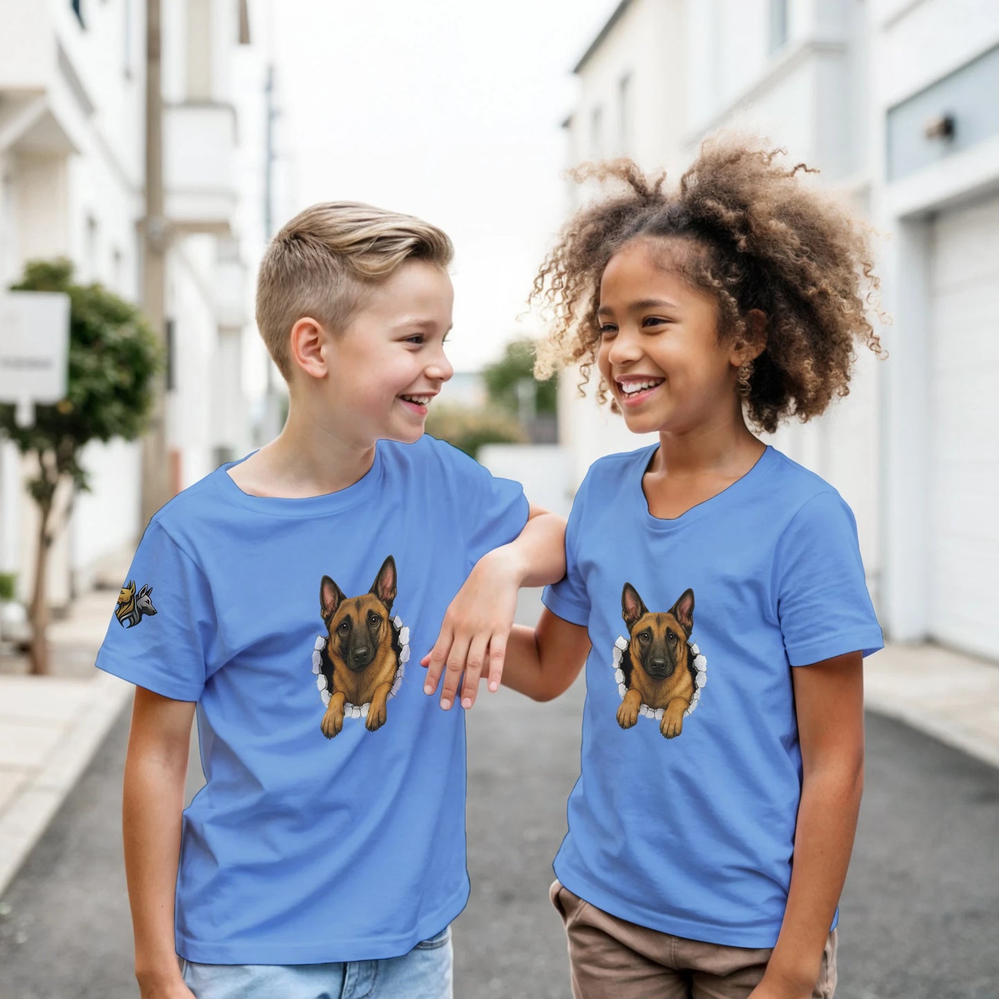 T-shirt enfant classique bleu Malinois trou mur
