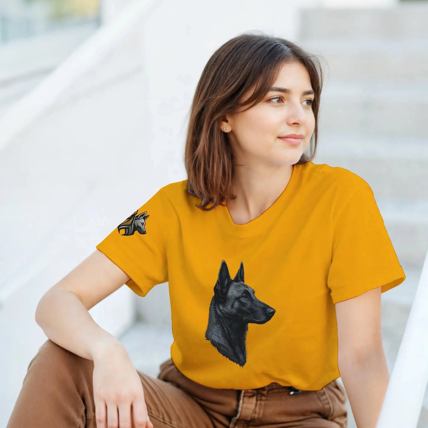 T-shirt adulte unisexe épais ras du cou jaune tête profil Malinois argentée