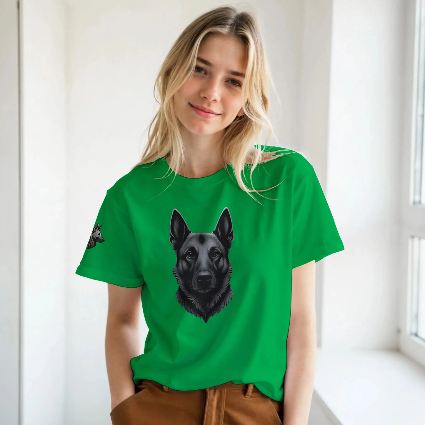 T-shirt adulte unisexe classique ras du cou vert tête Malinois argenté