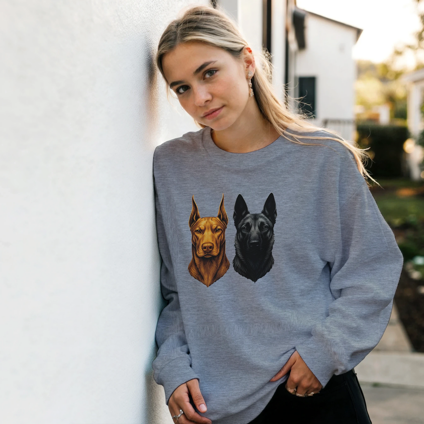Sweat-shirt adulte unisexe classique ras du cou gris tête Dobermann+Malinois