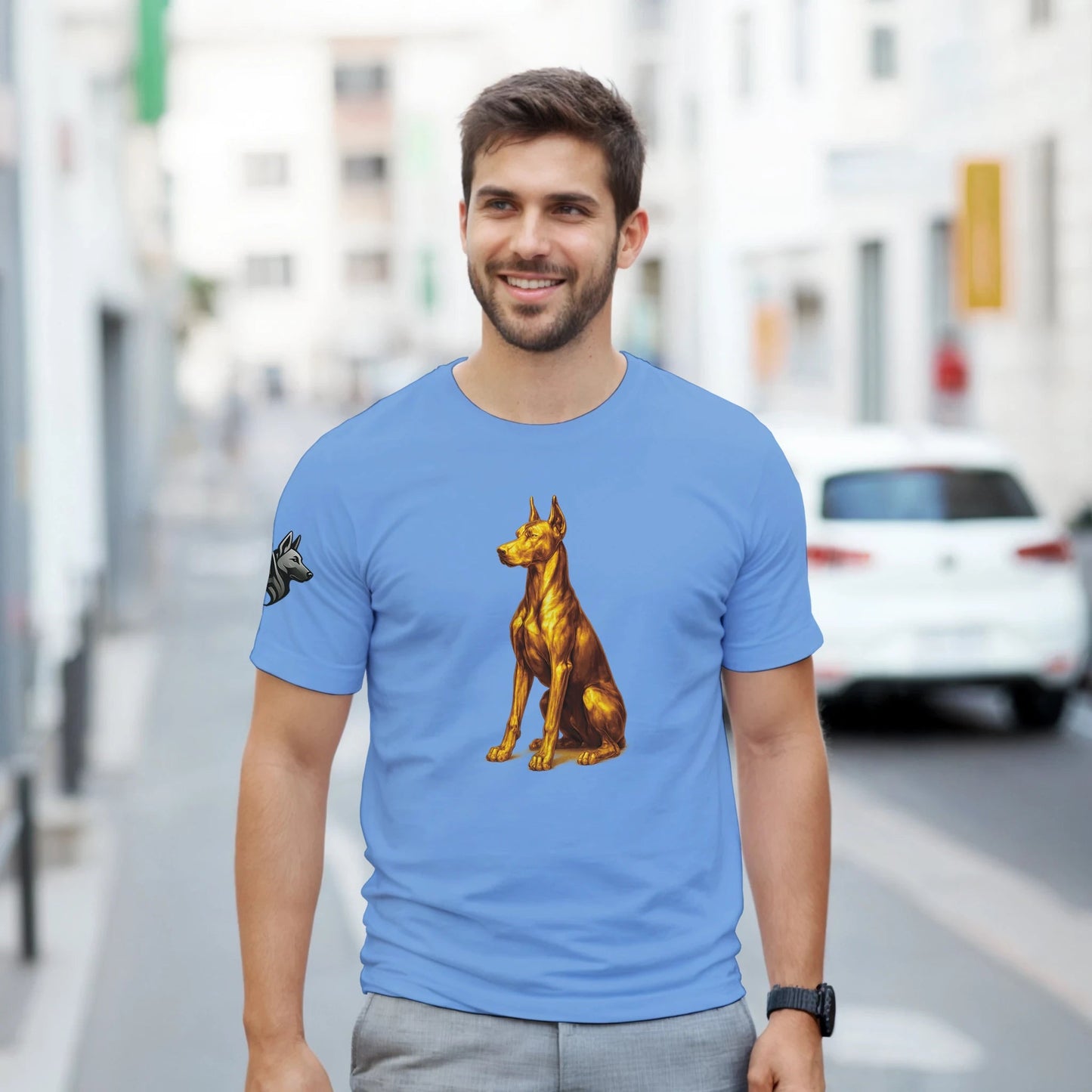 T-shirt adulte unisexe épais ras du cou bleu Dobermann doré assis