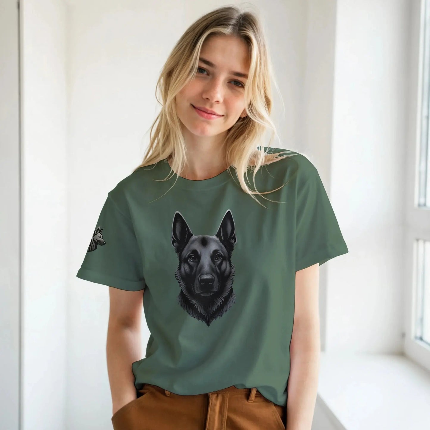 T-shirt adulte unisexe classique ras du cou vert tête Malinois argenté